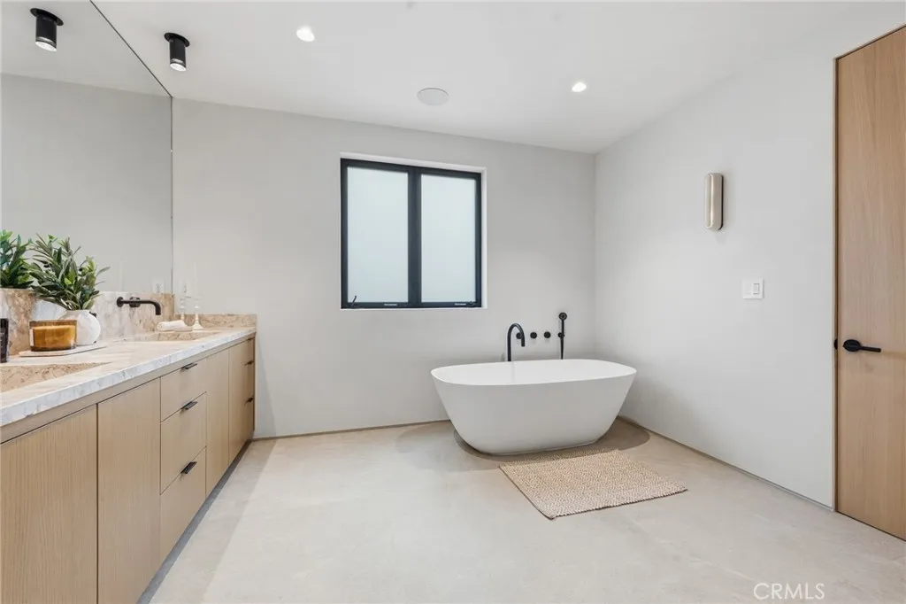 Additional image 96 of 4447 Matilija Ave, Sherman Oaks, CA 91423