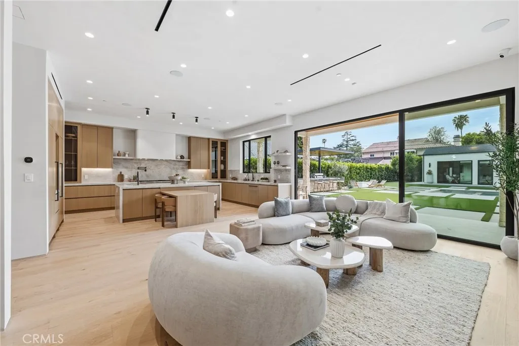 Additional image 78 of 4447 Matilija Ave, Sherman Oaks, CA 91423