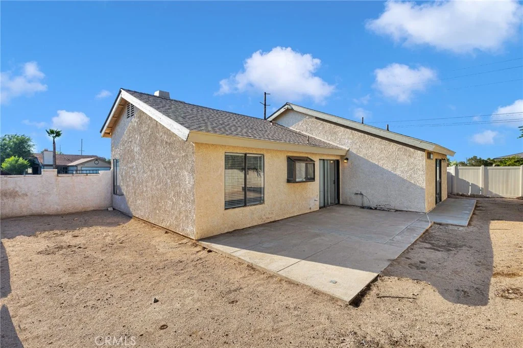 9189 Applewood Ln, Hesperia, CA 92344