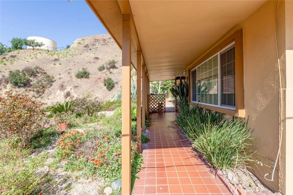 1793 Thurber Pl, Burbank, CA 91501 photo 4