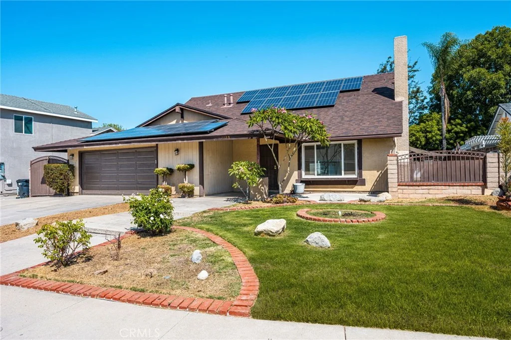 1129 Iris Cir, Corona, CA 92882 photo 3