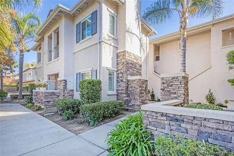 26438 Arboretum Way Unit 2406, Murrieta, CA MLS: SW25086550