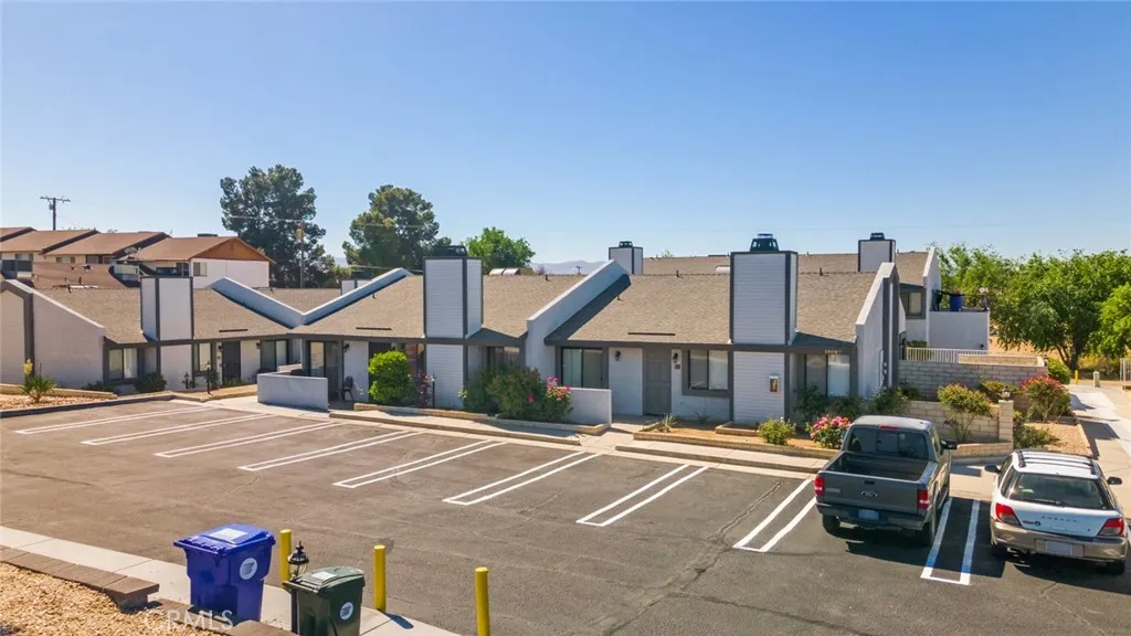 Additional image 2 of 19087 Allegheny Rd, Apple Valley, CA 92307