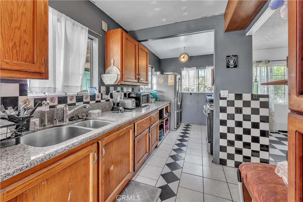 Additional image 42 of 1208 E 3rd St, Santa Ana, CA 92701