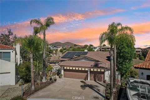 22176 Dogie Place, Canyon Lake, CA MLS: SW25053401