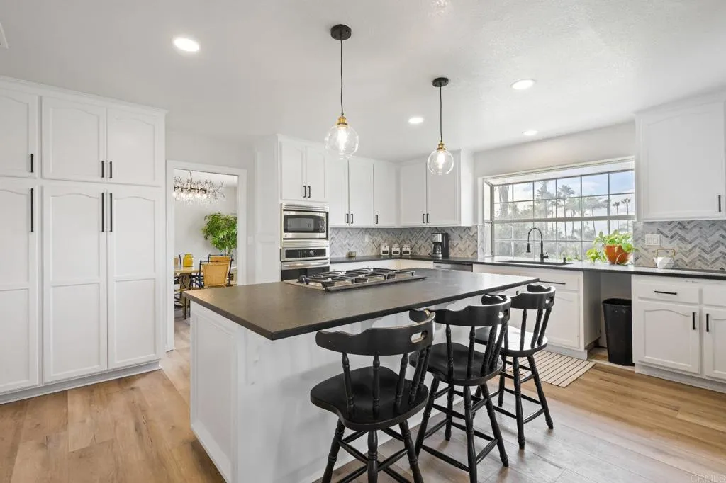 Additional image 7 of 330 Skyline Dr, Vista, CA 92084