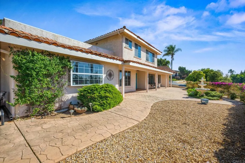 Additional image 2 of 330 Skyline Dr, Vista, CA 92084