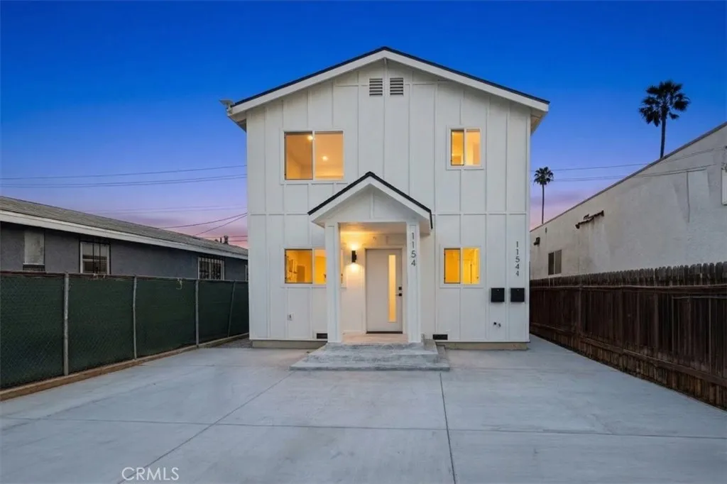 1154 W 67th St, Los Angeles, CA 90044