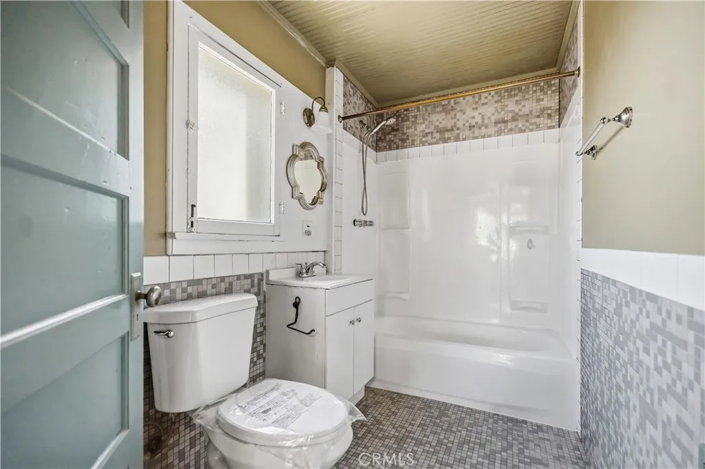 Additional image 16 of 165 S Meridith Avenue, Pasadena, CA 91106