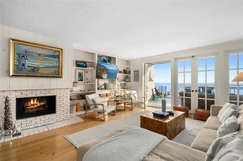 716 Cliff Drive, Laguna Beach, CA 92651 - MLS#: LG25048383