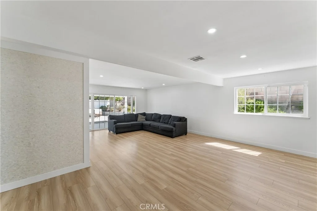 26410 Gimlet Dr, Newhall, CA 91321 photo 5