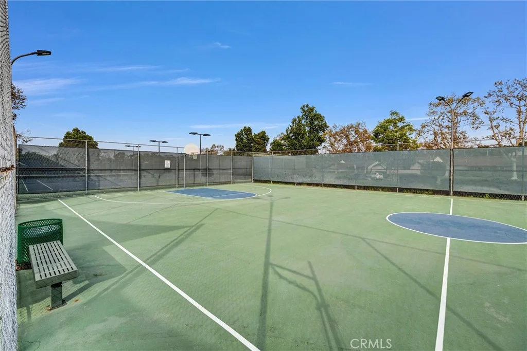 2207 Apricot Dr, Irvine, CA 92618