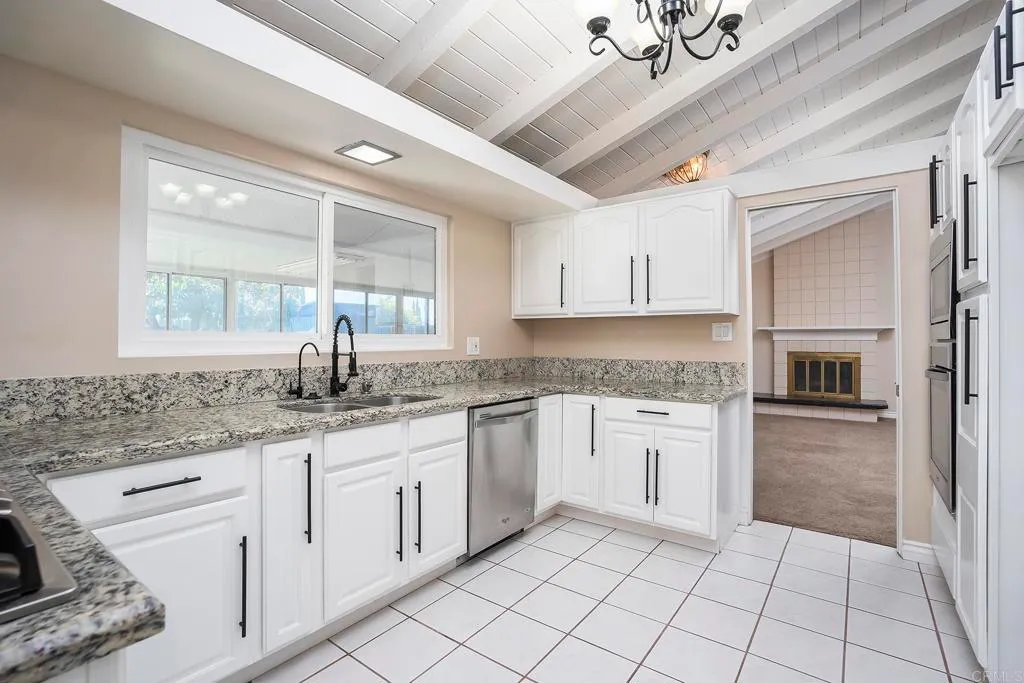 Additional image 9 of 6732 Jackson Dr, San Diego, CA 92119