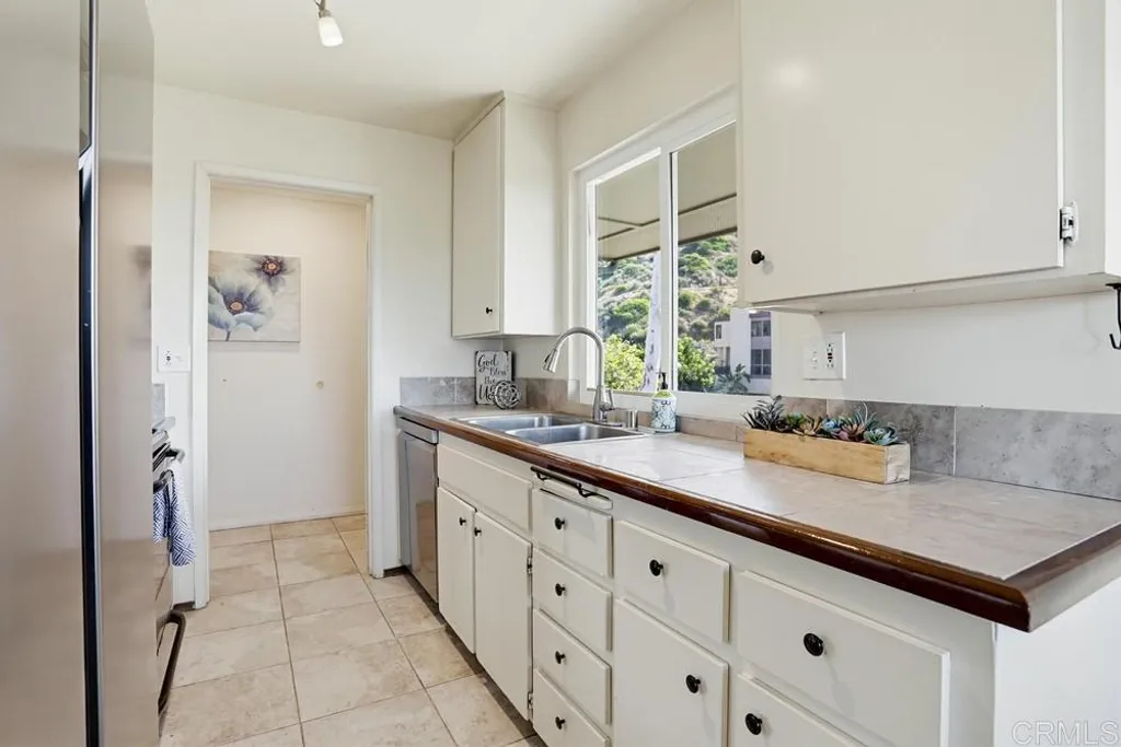 Additional image 17 of 6394 Caminito Lazaro, San Diego, CA 92111