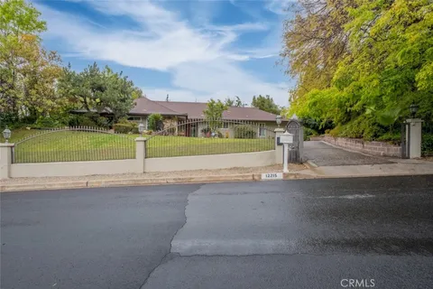 12215 Sarazen Place, Granada Hills, CA MLS: SR25054665