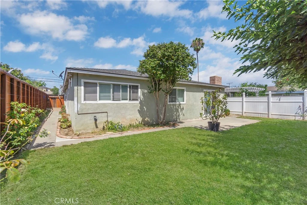 1950 Anaheim Ave, Costa Mesa, CA 92627