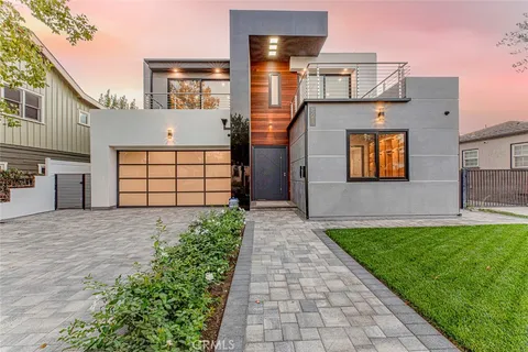 821 N Pass Avenue, Burbank, CA MLS: GD24211503