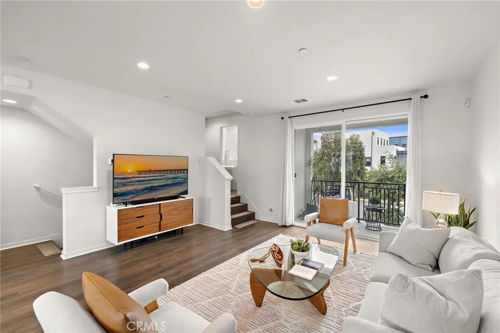 Additional image 37 of 116 Epic, Irvine, CA 92618