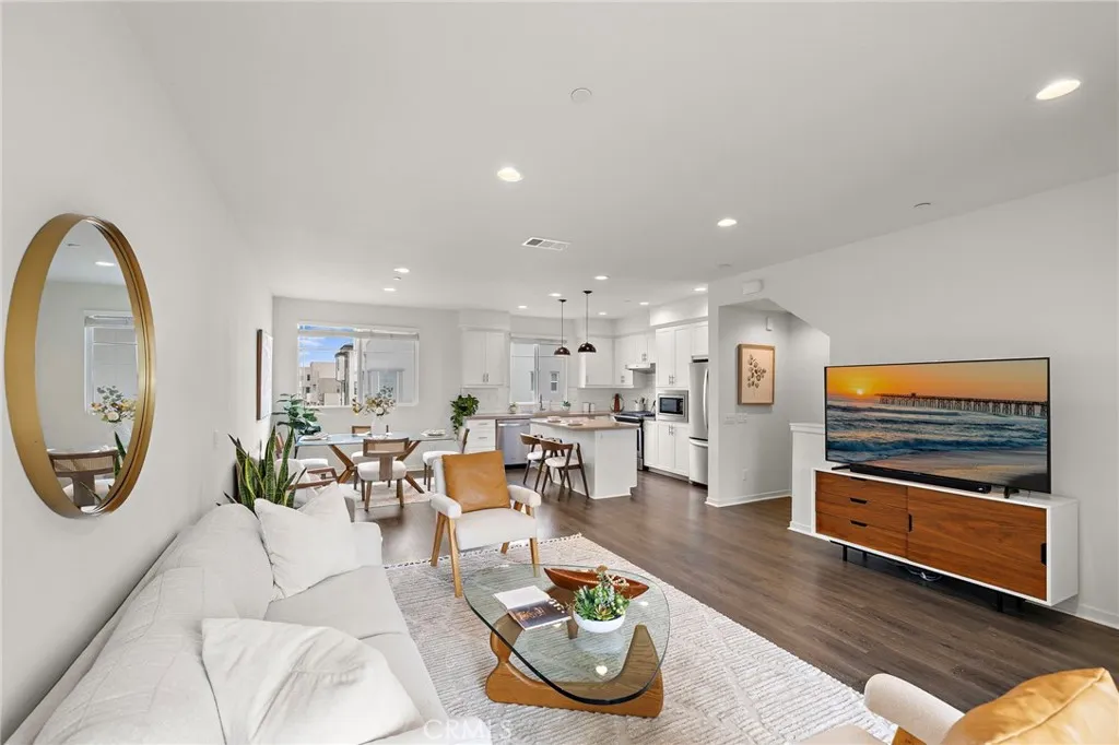 Additional image 32 of 116 Epic, Irvine, CA 92618