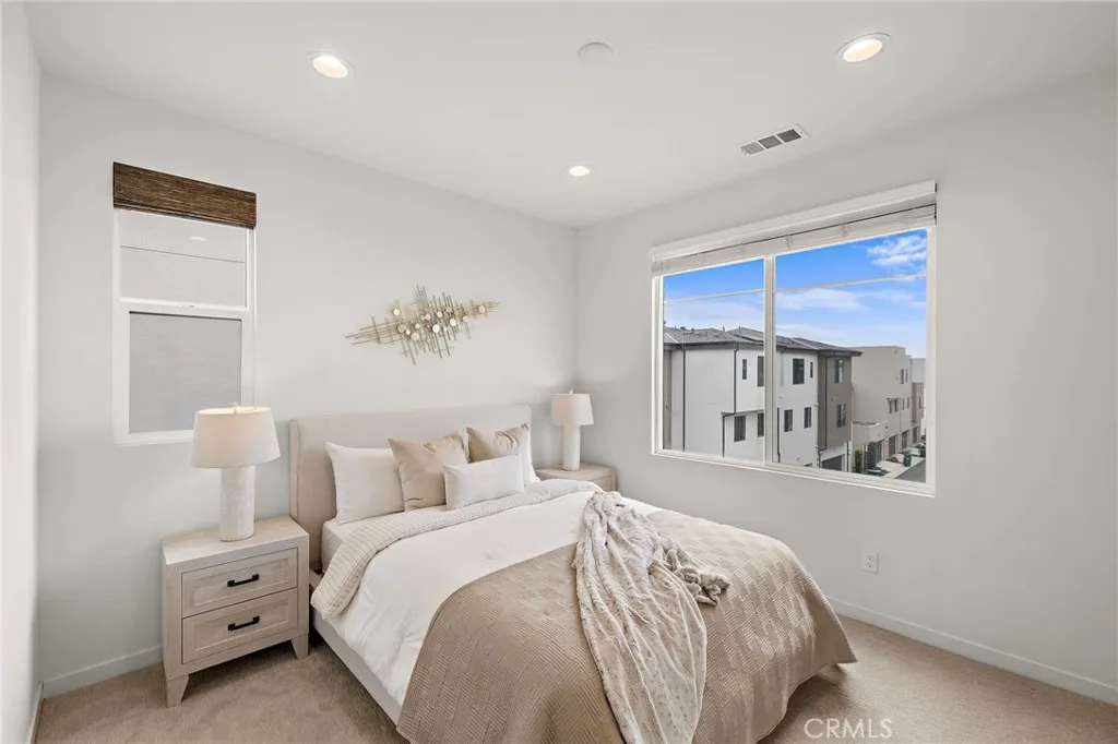 Additional image 18 of 116 Epic, Irvine, CA 92618