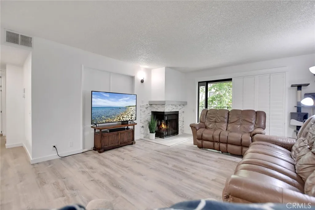 Additional image 4 of 254 E Fern Avenue Unit 107, Redlands, CA 92373