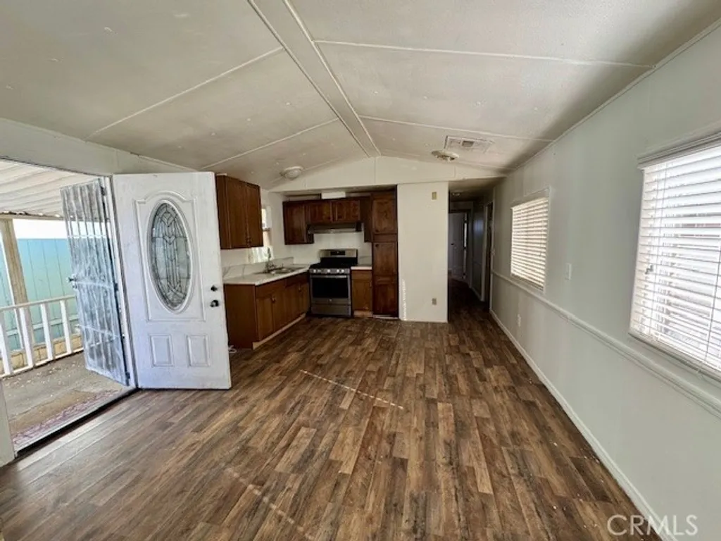 Additional image 6 of 15798 Slover Ave Spc 30, Fontana, CA 92337