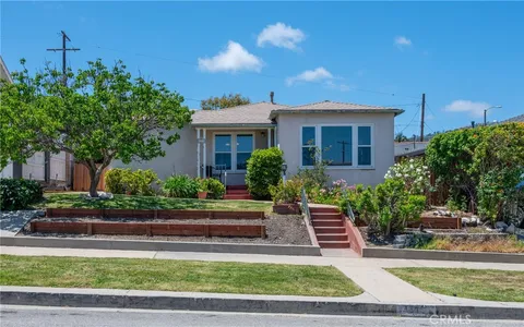 1315 S Walker Avenue, San Pedro, CA MLS: SB25043622