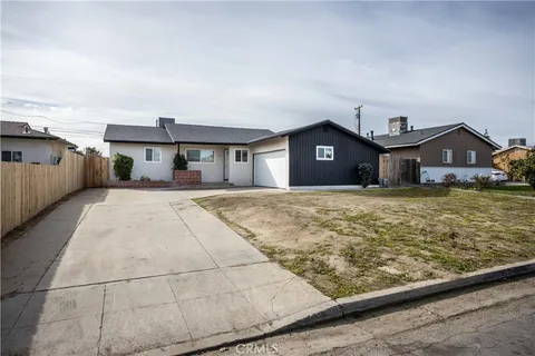 1215 Beryl Drive, Bakersfield, CA 93304 - MLS#: SR25035466