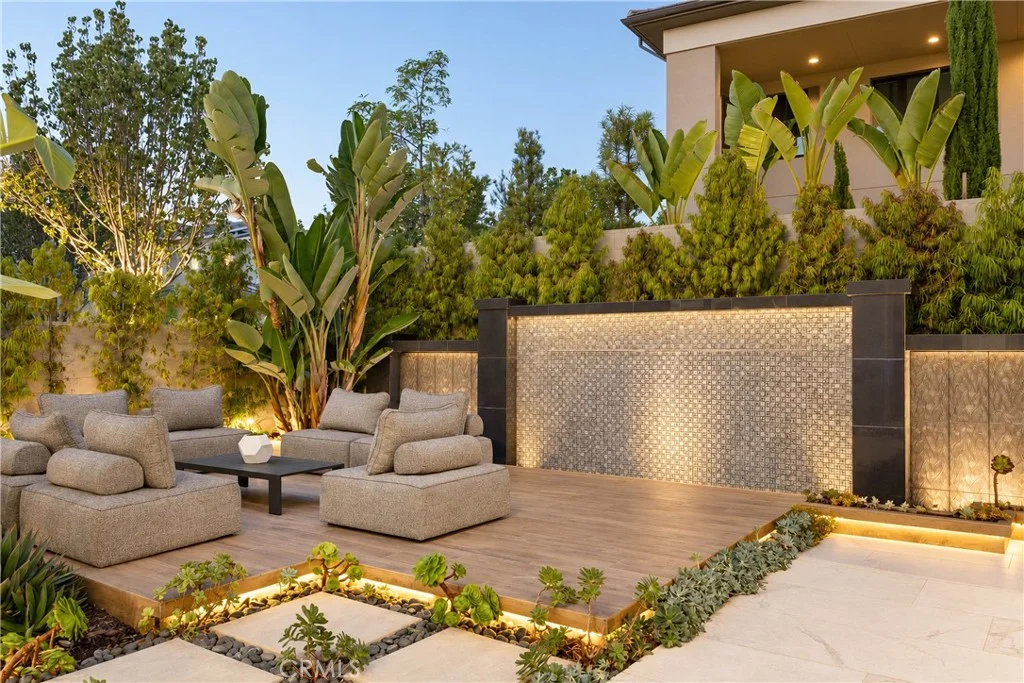 61 Iluna, Irvine, CA 92618