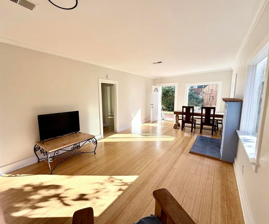 230 W H Street, Encinitas, CA 92024