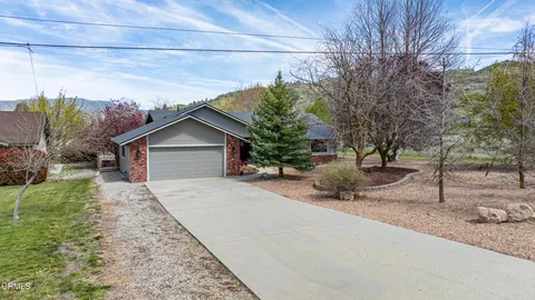30451 S Lower Valley Road, Tehachapi, CA MLS: V1-29557