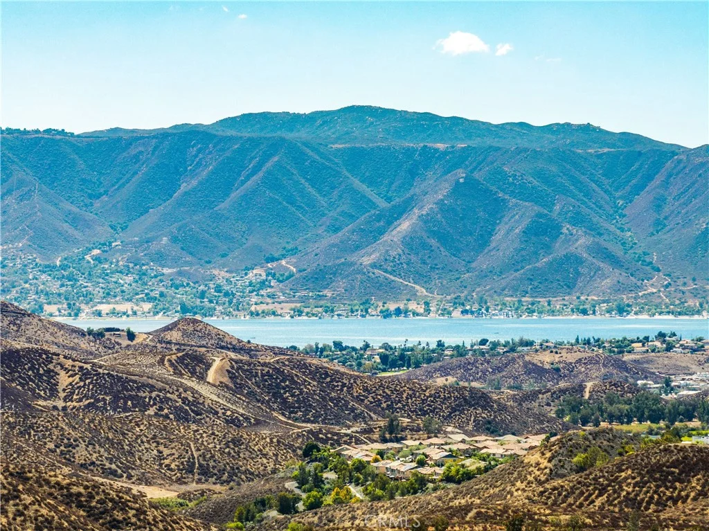 53217 Flutterbye St, Lake Elsinore, CA 92532