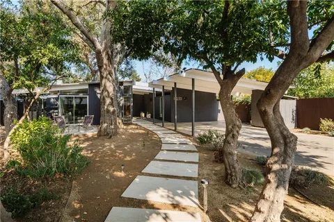 13233 Addison Street, Sherman Oaks, CA MLS: SR25048404