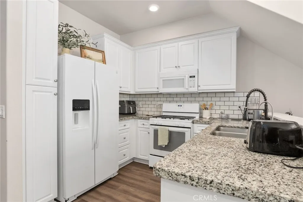 Additional image 12 of 14104 W Birch Lane, Van Nuys, CA 91405