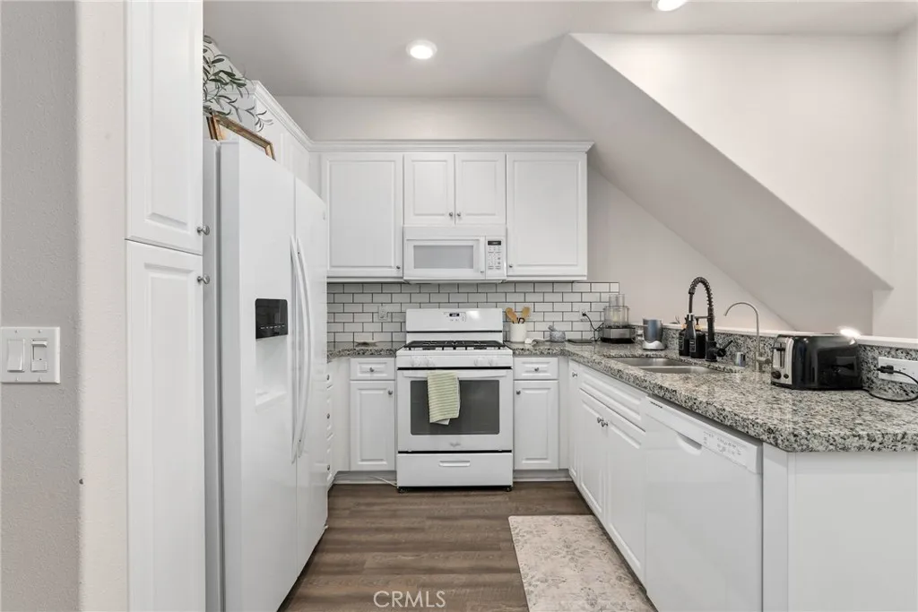 Additional image 10 of 14104 W Birch Lane, Van Nuys, CA 91405