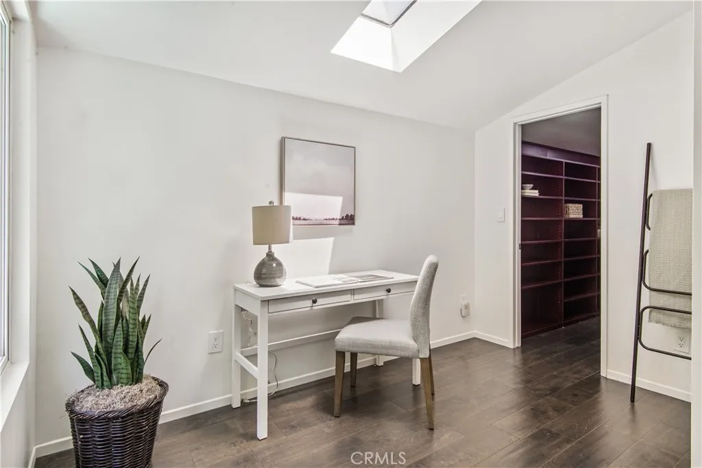 Additional image 92 of 905 N Hillside, Long Beach, CA 90815