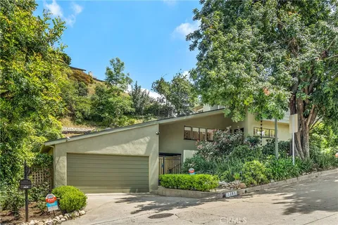 2781 Outpost Drive, Los Angeles, CA 90068 - MLS#: MB24080323