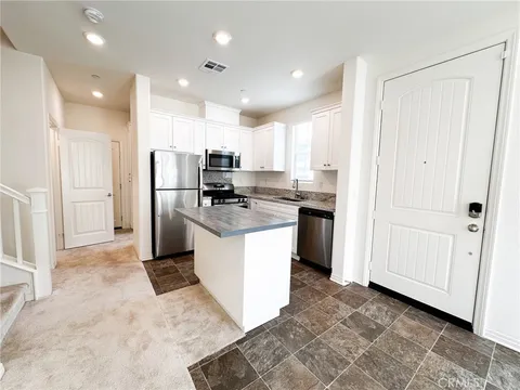24134 Tuscany Avenue Unit 2201, Murrieta, CA MLS: TR25086947