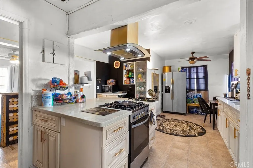 Additional image 47 of 3640 W 60th Street, Los Angeles, CA 90043