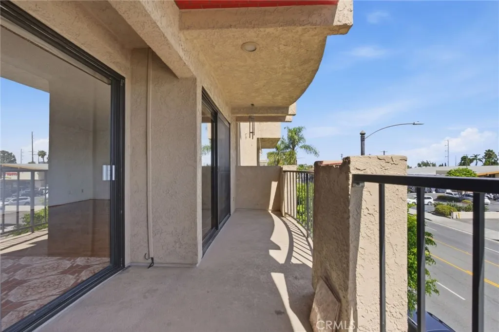 Additional image 10 of 605 Redondo Ave Unit 304, Long Beach, CA 90814