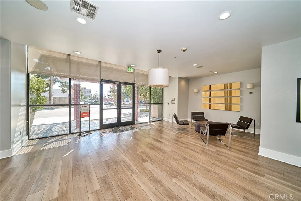 931 E Walnut St Unit 607, Pasadena, CA 91106 photo 5