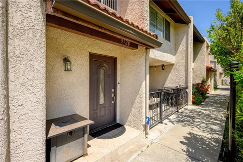 9728 Via Siena, Burbank, CA MLS: GD25081754