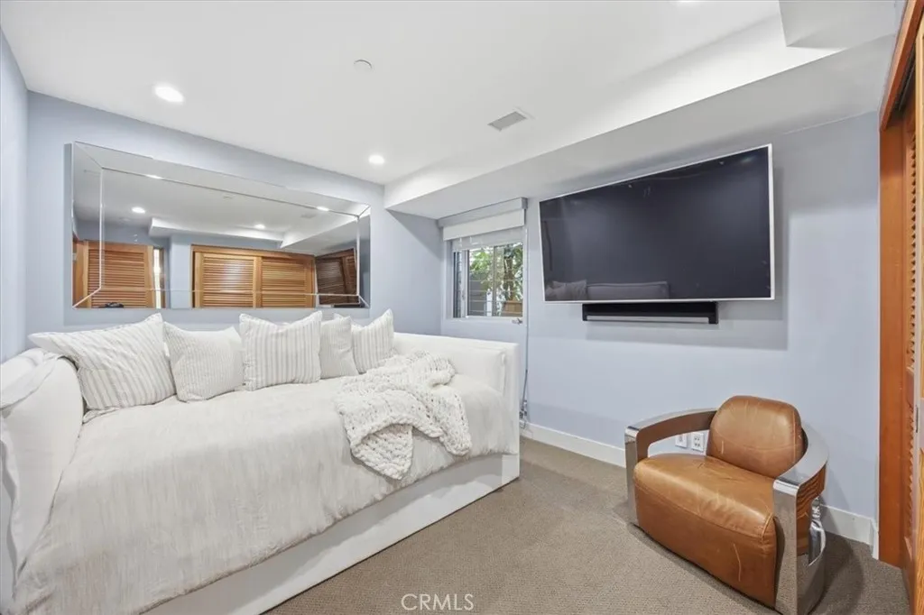 Additional image 64 of 1211 Bayview Dr, Manhattan Beach, CA 90266