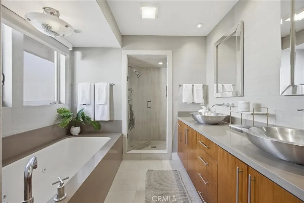 Additional image 21 of 1211 Bayview Dr, Manhattan Beach, CA 90266