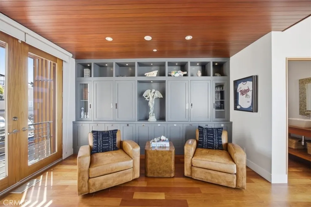 Additional image 40 of 1211 Bayview Dr, Manhattan Beach, CA 90266