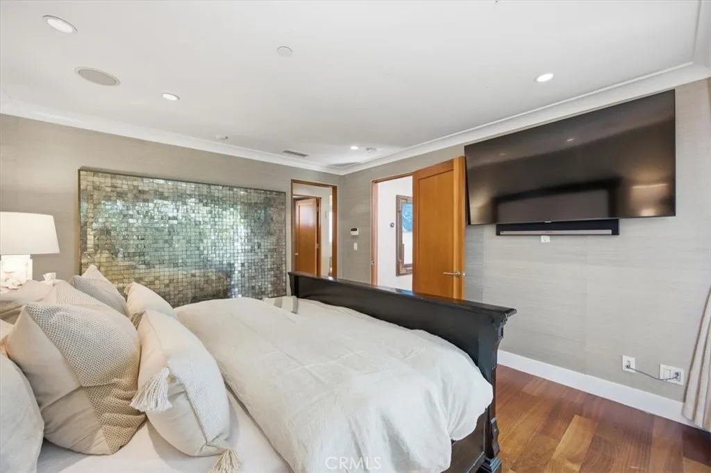 Additional image 54 of 1211 Bayview Dr, Manhattan Beach, CA 90266