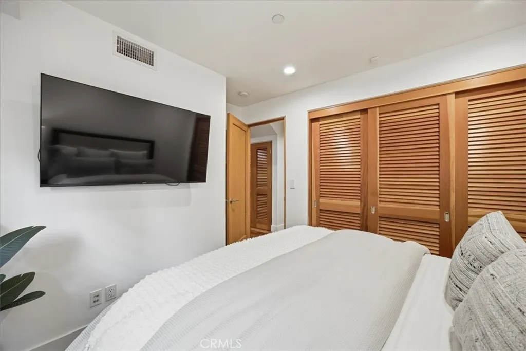 Additional image 62 of 1211 Bayview Dr, Manhattan Beach, CA 90266