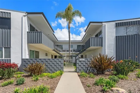 1594 Via Capri Unit 10, Laguna Beach, CA MLS: NP25075473