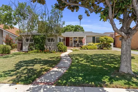 8212 Reading Avenue, Los Angeles, CA MLS: SB25097656