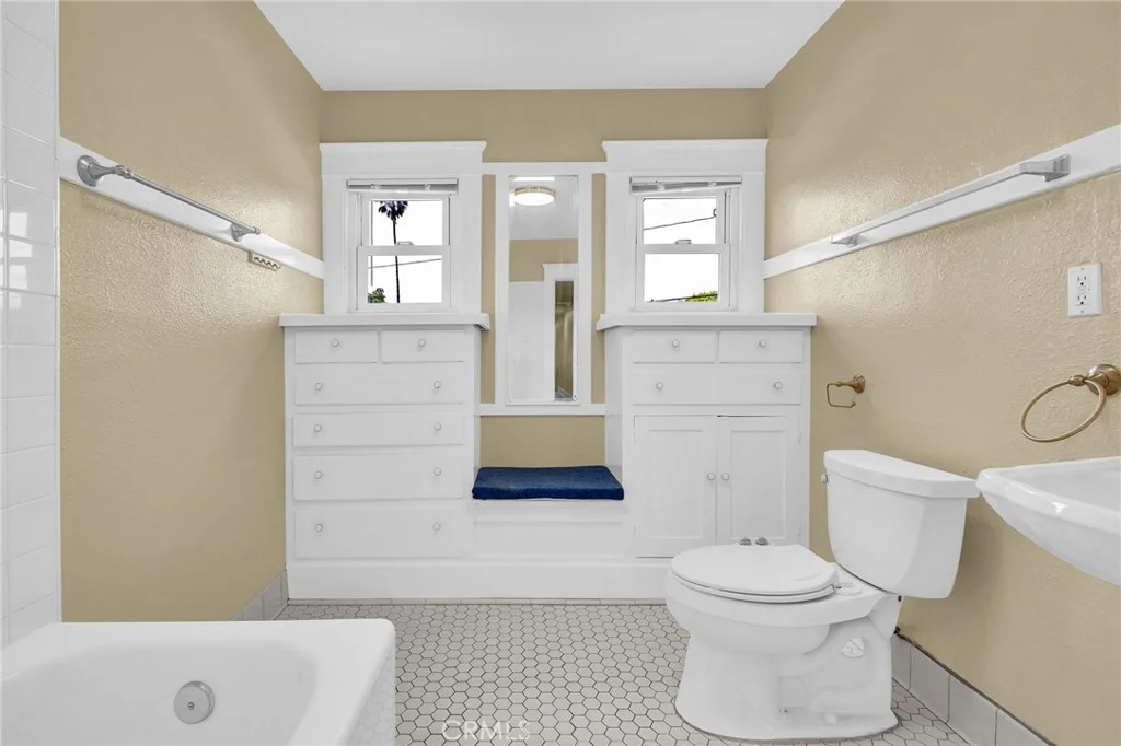 Additional image 73 of 221 Belmont Ave, Long Beach, CA 90803